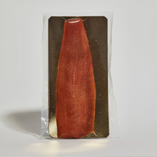 Carica l'immagine nel visualizzatore di Gallery, Trota SALMONATA affumicata A FREDDO con erbe di montagna