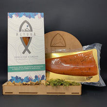 Carica l'immagine nel visualizzatore di Gallery, Trota salmonata affumicata a freddo con erbe alpine - Altura trota alpina affumicata