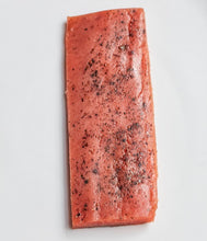 Carica l&#39;immagine nel visualizzatore di Gallery, MOCETTA di trota salmonata affumicata
